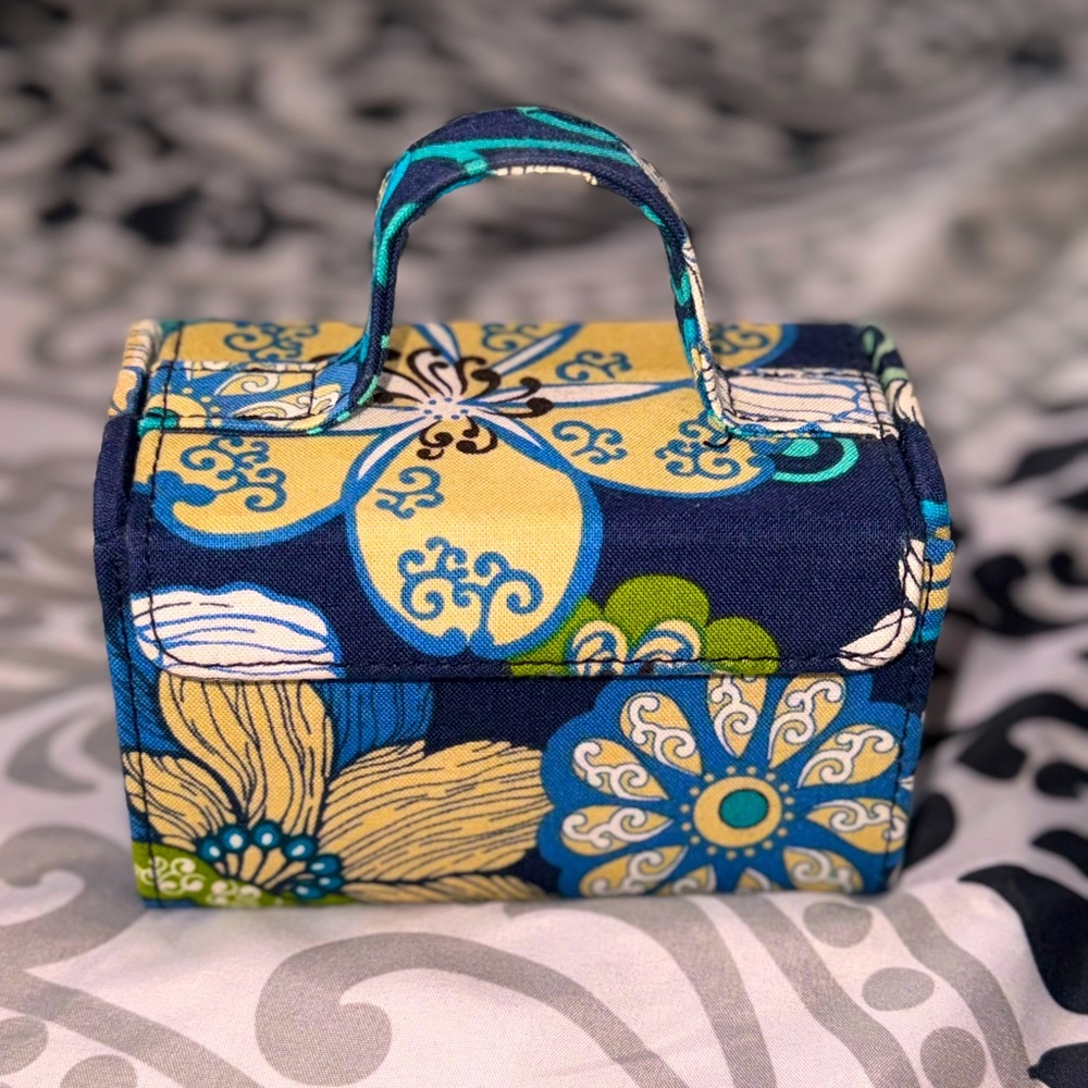 Vera Bradley Mini Travel Jewelry Box Case in
Mod Floral Blue